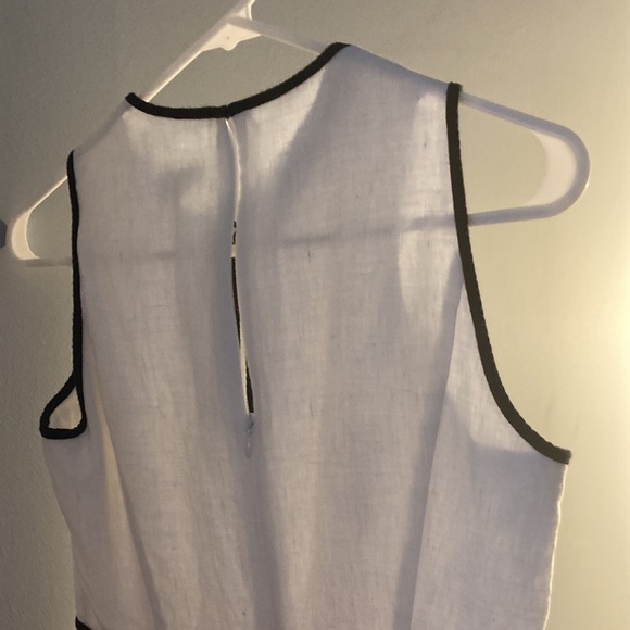 White linen J crew dress with black piping - Picture 3 of 4